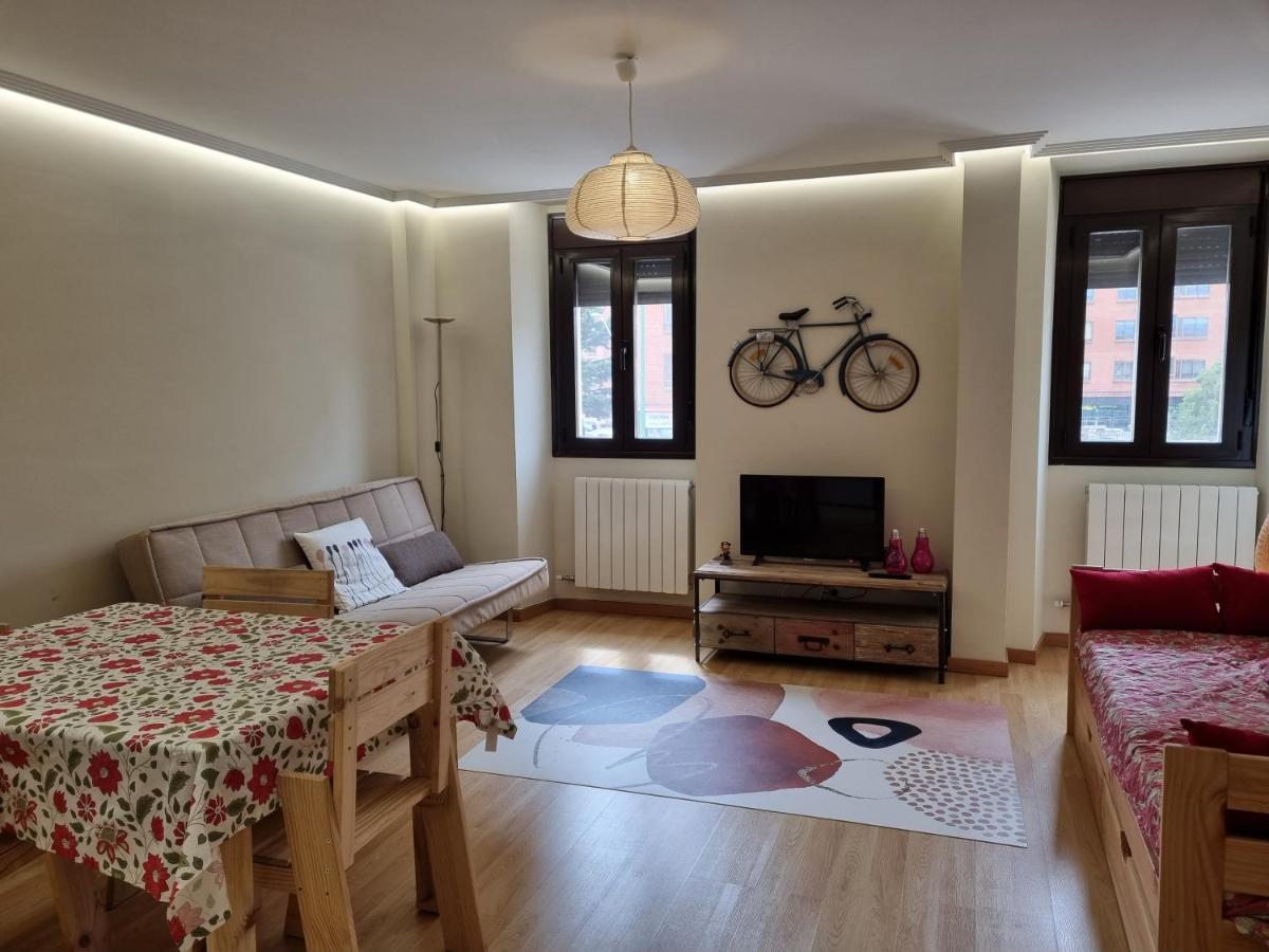 Pilgrim Apartment Burgo Esterno foto